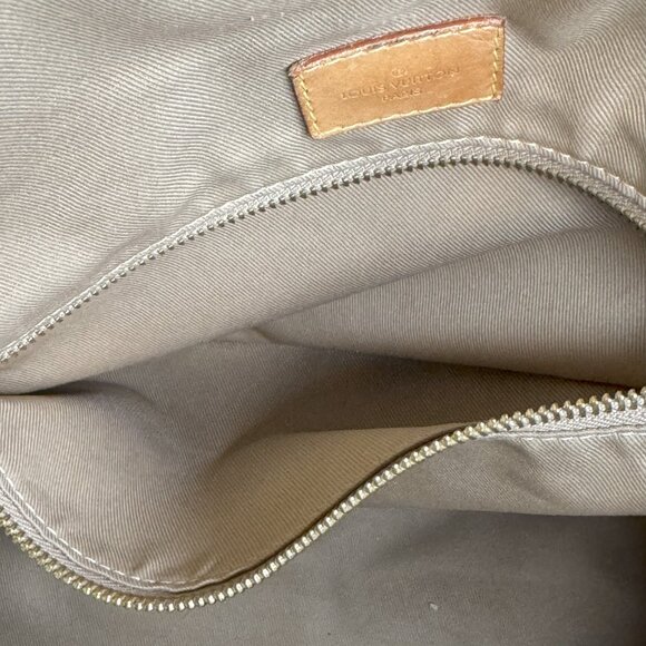 Louis Vuitton Graceful PM hobo in classic Monogram canvas Beige Interior - Picture 14 of 17